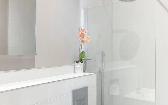 The Cleveland Arms I (No Front Desk)