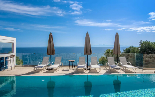 Pelagos Beach Hotel