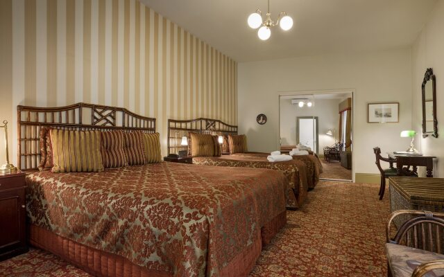 Hadley's Orient Hotel