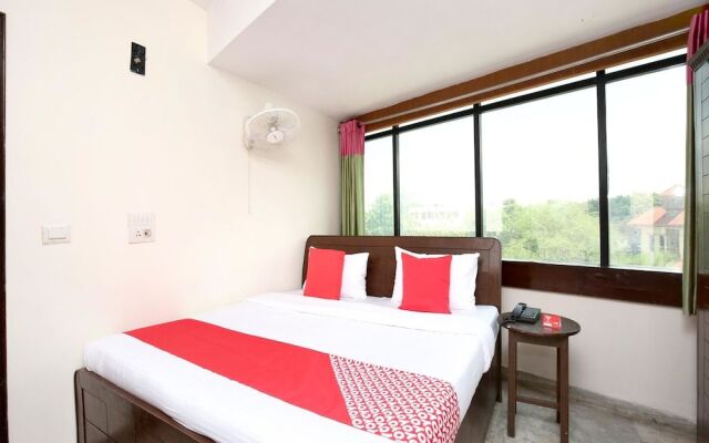 OYO 15523 Hotel JD Inn