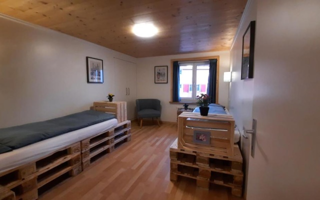 Large Apartment 8beds great for family and friends, Mountain View – Guest Rooms – Amden