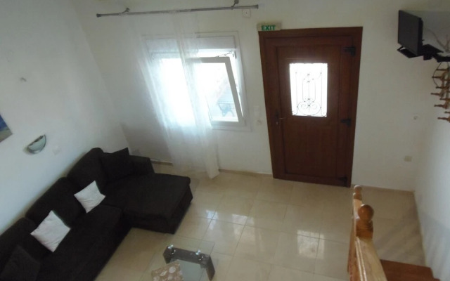 Studios Milos Skopelos-Where the Sea Meets the Sky