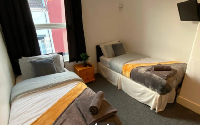 OYO Tudor Lodge - Redcar Beach