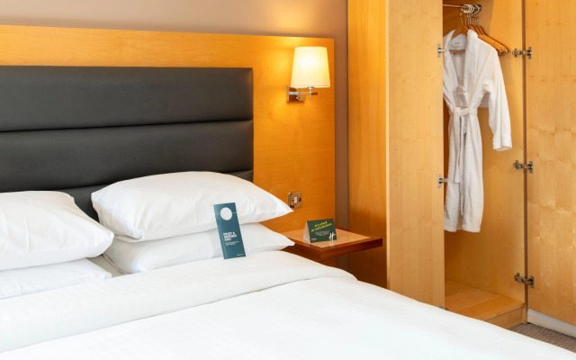 Holiday Inn London Brentford Lock by IHG