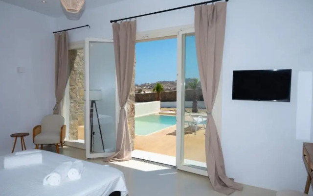 Adyton Lux Suite Mykonos Private Pool Experience
