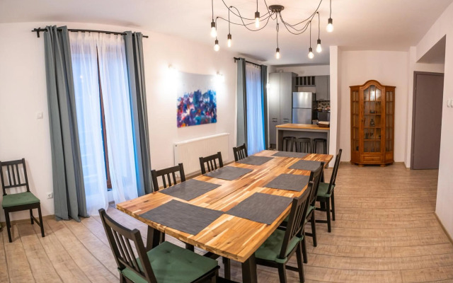 Family TreeZ Premium Apartments