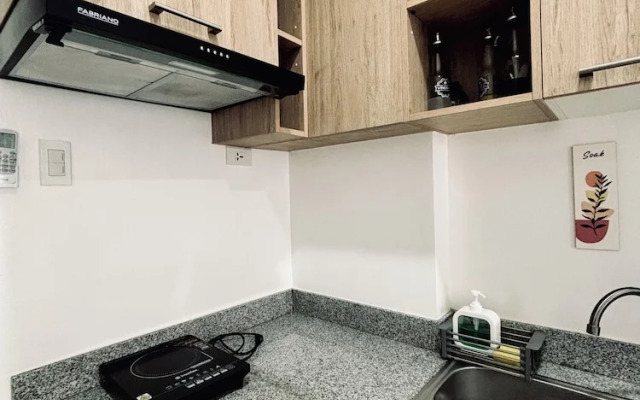 Bright & Airy Urban Escape