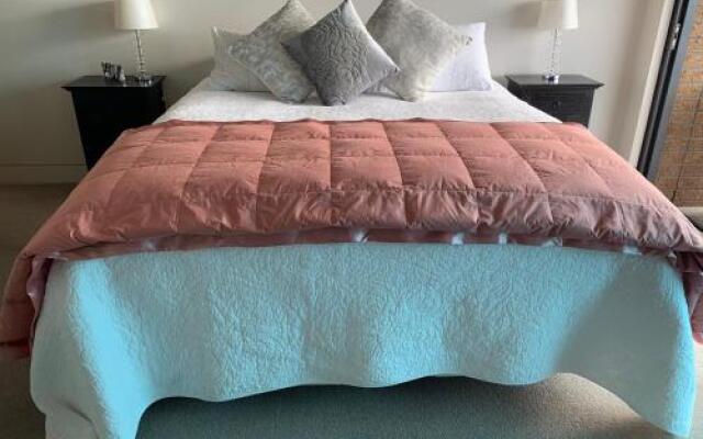 Sunbrae Shores Retreat