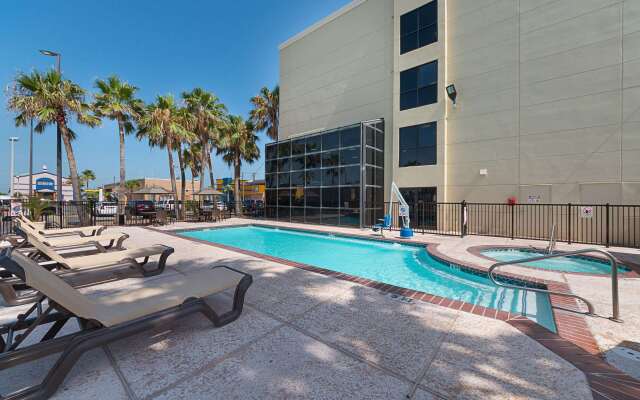 Comfort Suites Beachside