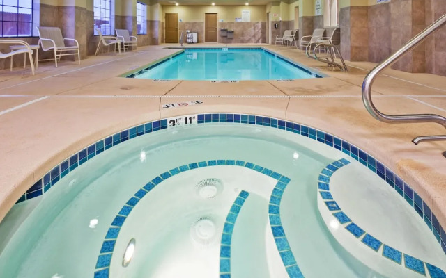 Holiday Inn Express Hotel & Suites Clovis