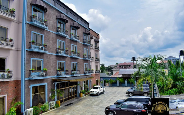 Oak Haven Hotel And Suites