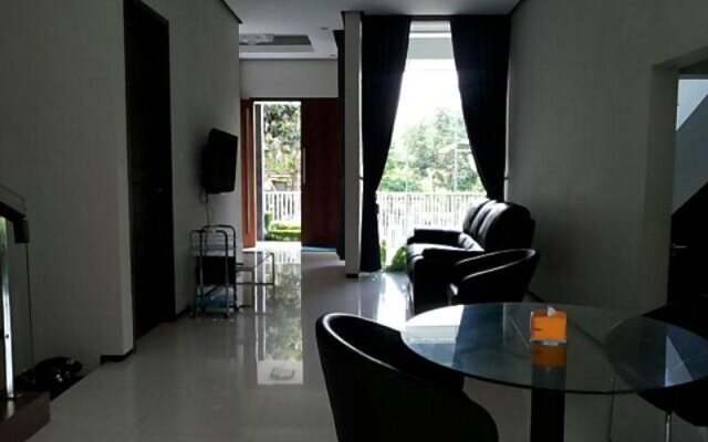 Omah Gedongan House