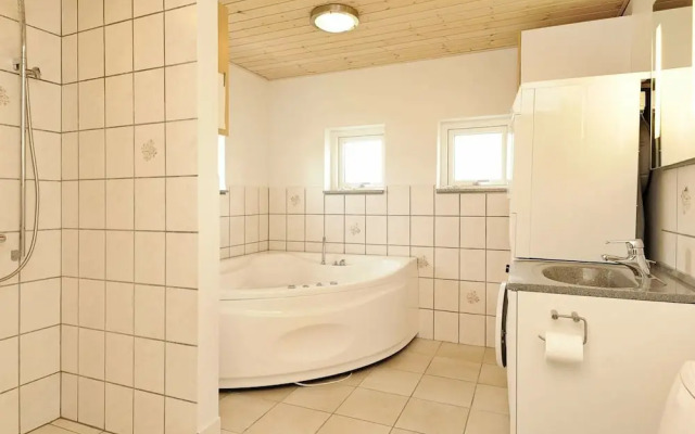 8 Person Holiday Home in Borkop