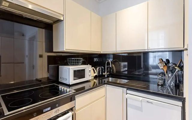 Marylebone Studio Flat