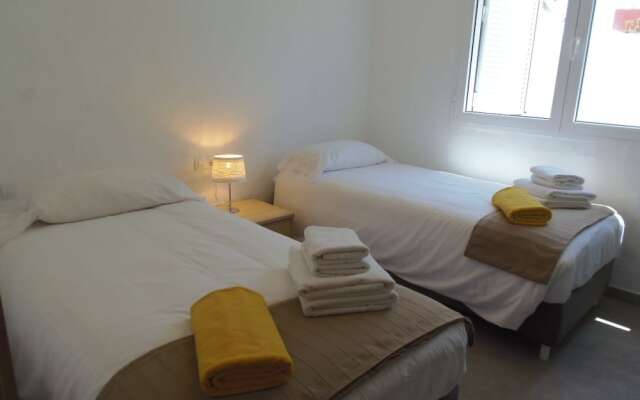Villa 6 People, Heated Pool, Seafront, Great Location