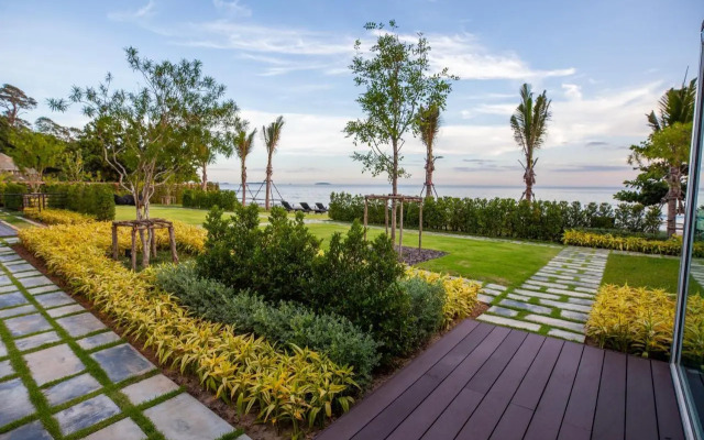 Beachfront Condo Escape 243