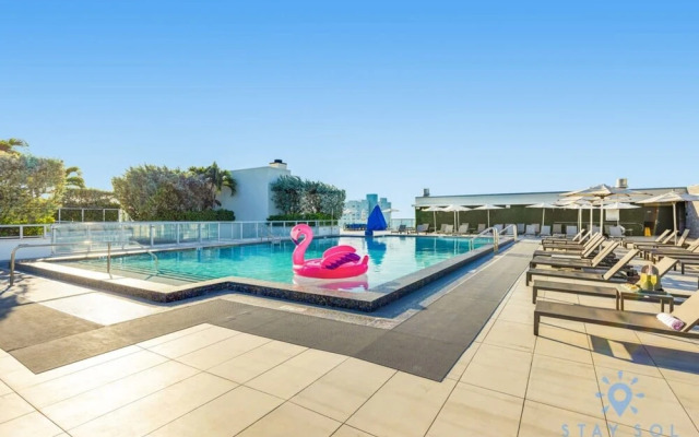 Hollywood Bliss Studio Balcony Beach View