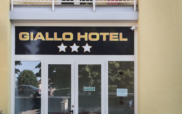 Hotel Giallo