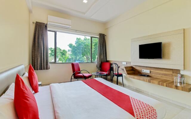 Oyo 60852 Hotel Residency Park