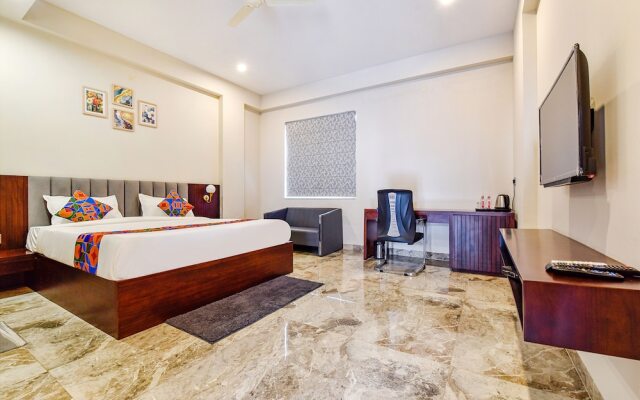 Fabhotel Pravaasam Residency