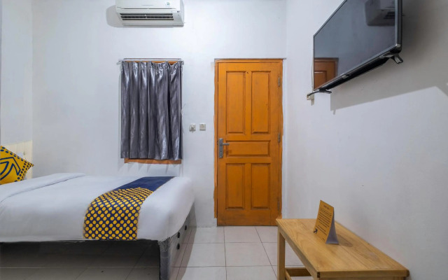 OYO Life 2412 Mandala Residence