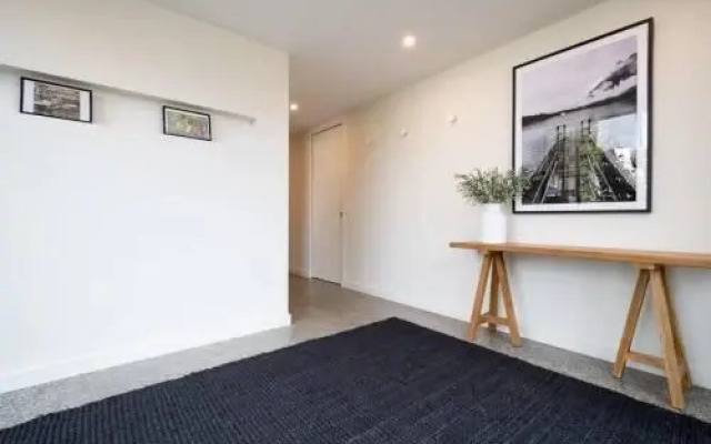 3 Story Townhouse In The Middle Of The City