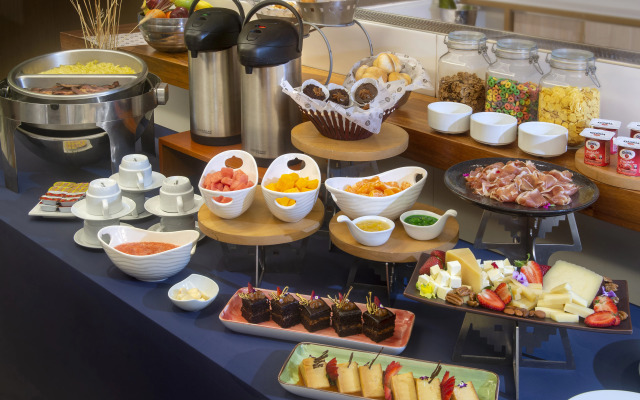 Four Points by Sheraton Miraflores