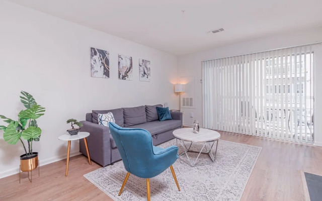 VA - Avalon - Apt 302