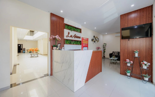 RedDoorz Plus @ La Asiana Guest House – Lobby – Cirebon