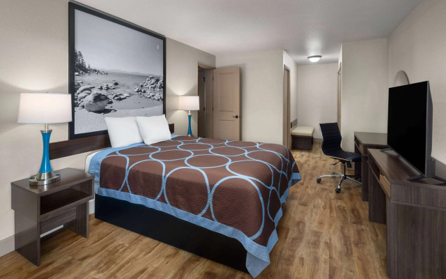 Super 8 by Wyndham Fallon