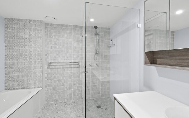 Beachfront Luxury 3 Bedroom Apartment