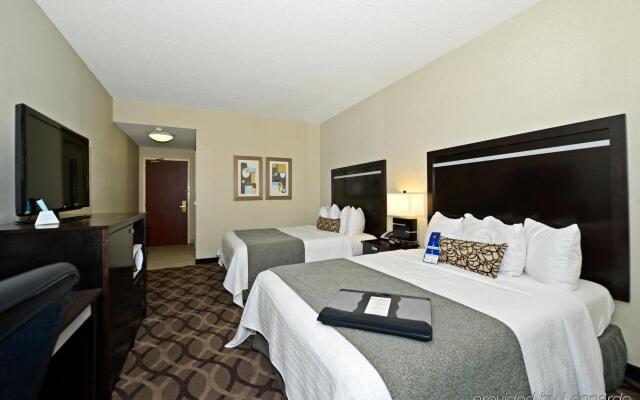 Best Western Plus Travel Hotel Toronto Airport