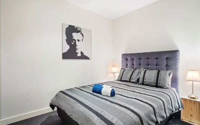 Sanctuary Apartments - Collins St CBD
