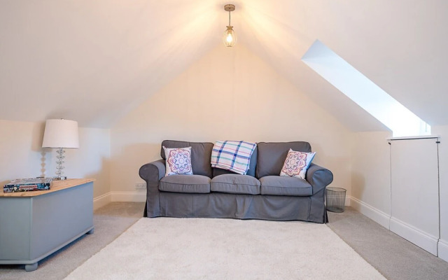 Bonheur, 16 Bartholomew Green, Southwold