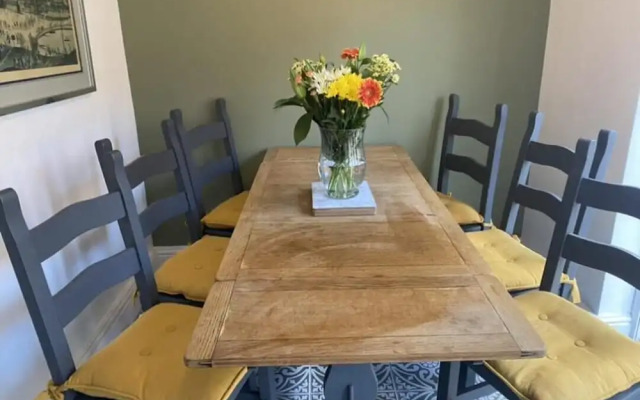 Refurbished 3 Bed House in Manchester