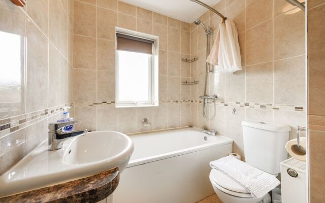 Soyinka Lodge 3-Bedroom House