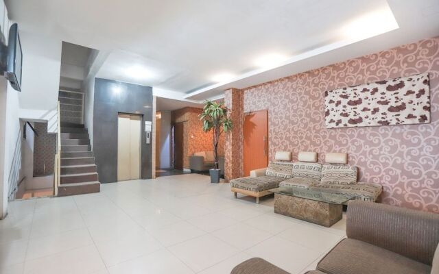 OYO 467 Penthouse Hotel