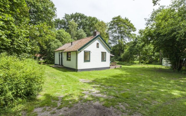 Attractive Holiday Home in Vrouwenpolder With Fenced Garden