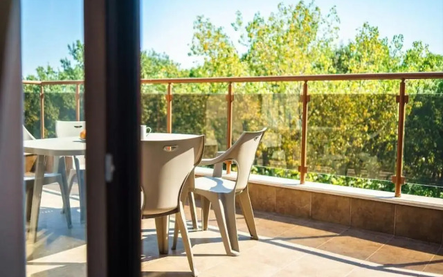 Moreto Seaside Aparthotel