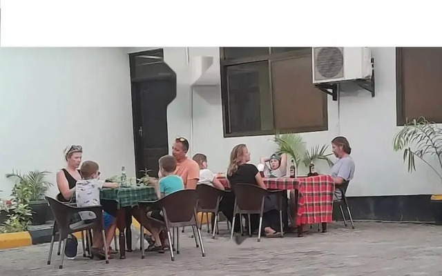 Triniti Airport Hotel