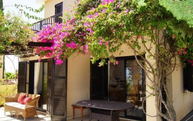 Kamares Villa