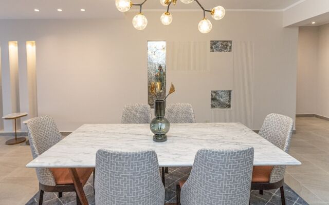 Prime Select The Crown