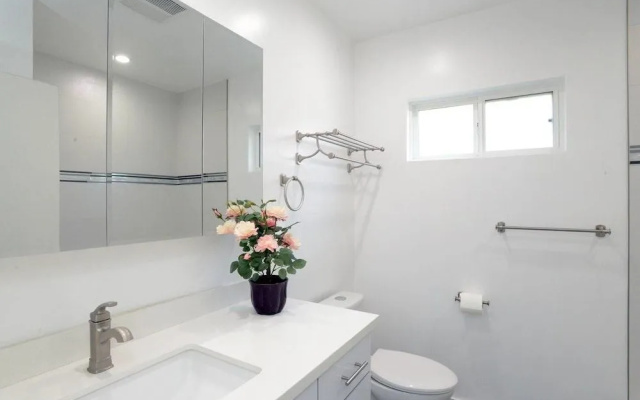 Bright Spacious Family House Near Universal Studios