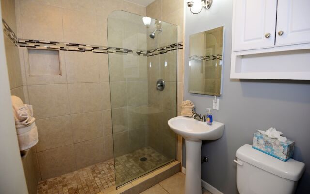 Hale Kai 208 - 2Br Condo