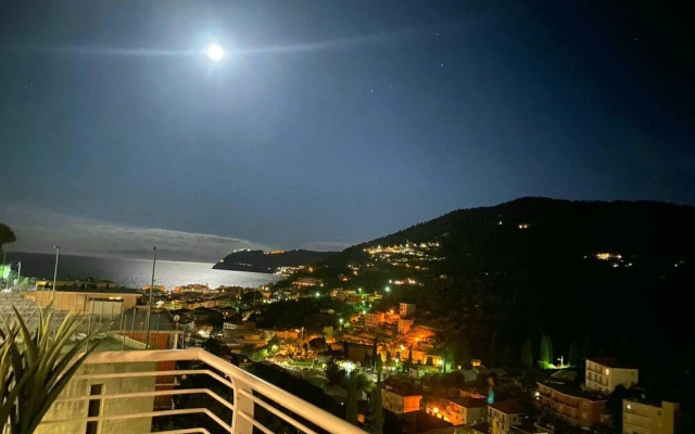 Exclusive Apartment - Alassio