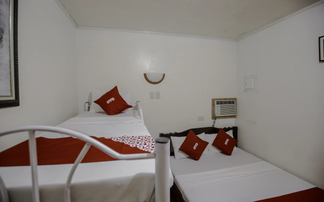 OYO 741 Sierra Travellers Inn