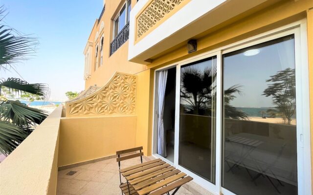 Stunning Sea View Apt. With Balcony - RAK