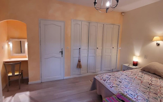 Villa Near Avignon With Separate Suites