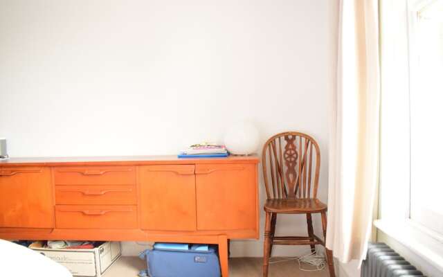 1 Bedroom Apartment Near O&#39;connell Street