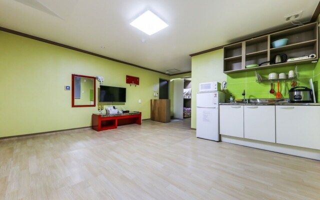 Boryeong Paradise Pension Motel